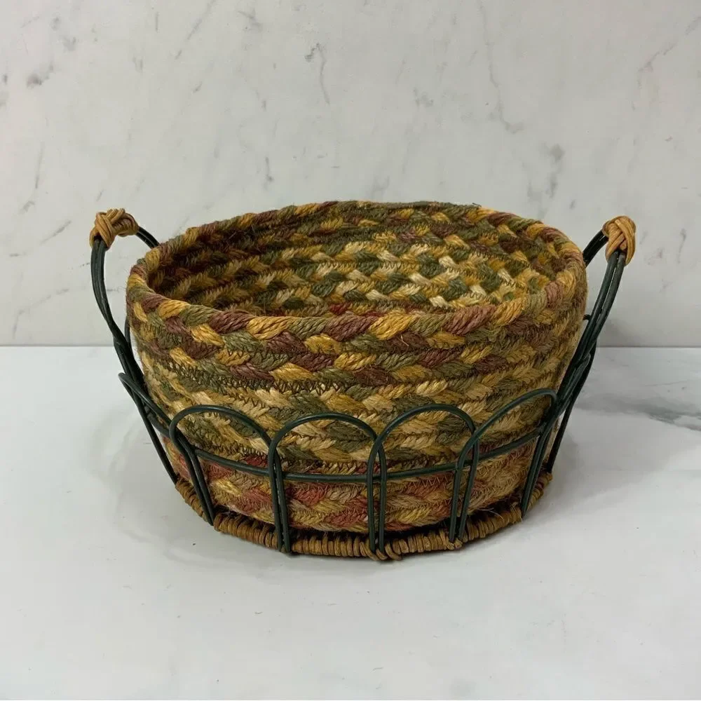 Wire basket with woven insert